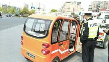 政策冷市场热，国内外低速电动车发展差异